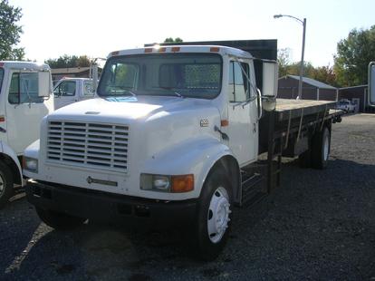 2000 International 4700 26' Flatbed - $8,450.00